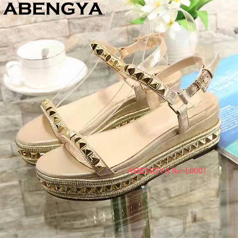 Classic Fashion Thick Sole Pla - огляд і ціна Leather Classic Strap