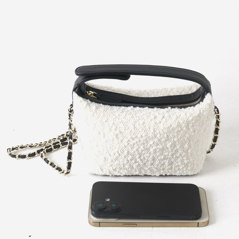 Leather Classic Mini Hobos Bag - огляд і ціна Leather Classic Strap